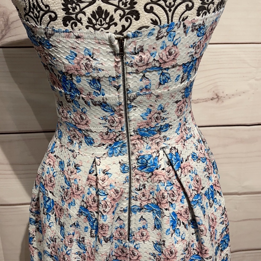 ๐ฆ Sans souci dress - Picture 3 of 4